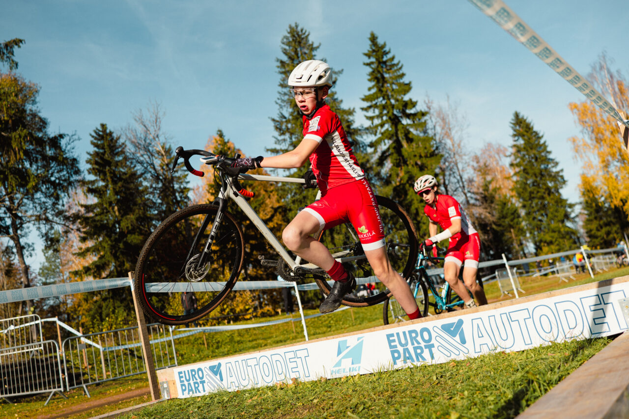 Eile toimus Rakkes BikeFanatics CX Karikasarja finaaletapp Rakke CX, kus meie poisid tegid väga tublit sõitu, hooaeg hakkab jõuga läbisaama, kellel veel nädala